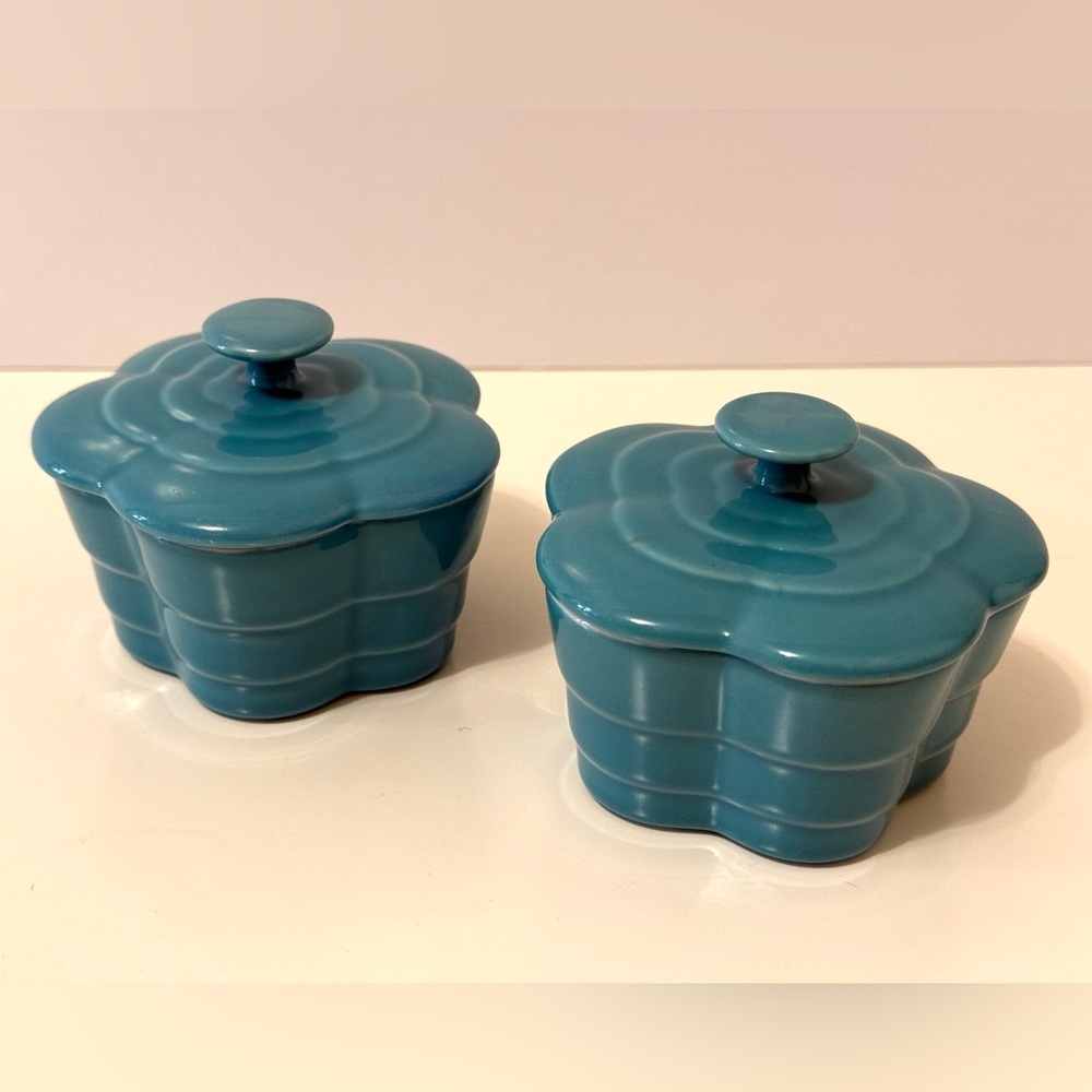Pair of Pier 1 Imports Stoneware Lidded Ramekins – Teal Blue – Flower Shape